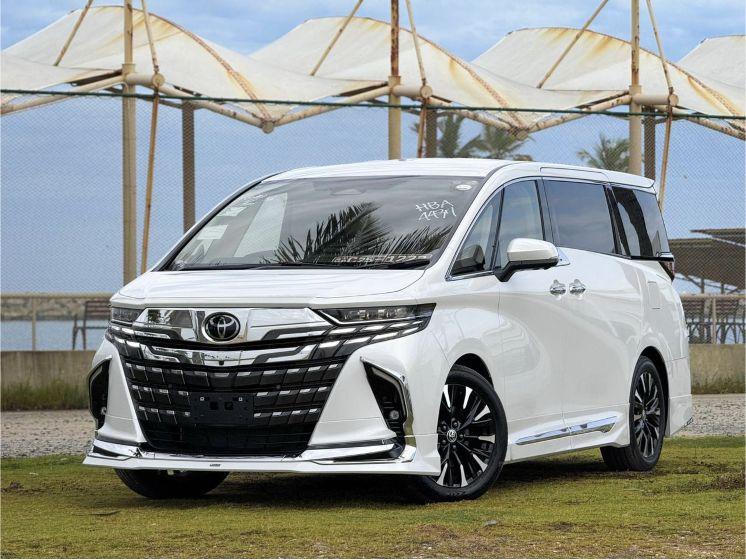 Toyota Alphard exterior