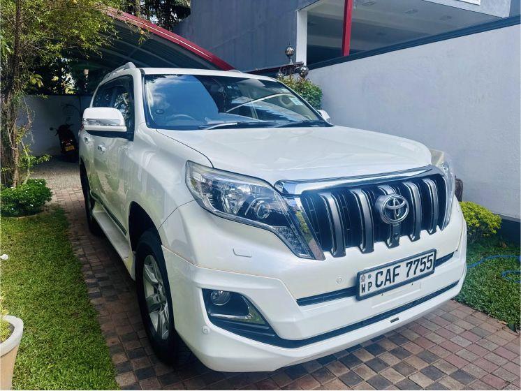 Toyota Land Cruiser Prado exterior